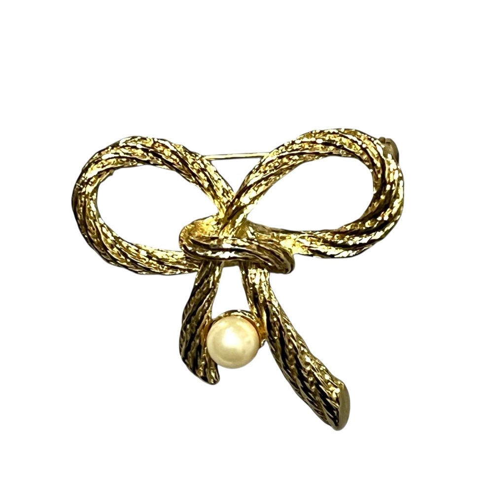 Vintage AAI Gold Tone Bow Brooch With Faux Pearl